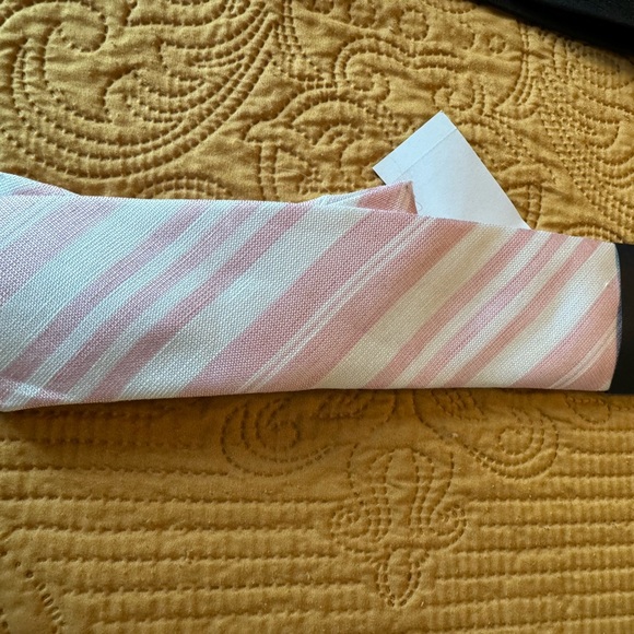 NWT TOMMY HILFIGER Men’s Tie. Pink and White Stripe MSRP $69.50  New - Picture 6 of 7